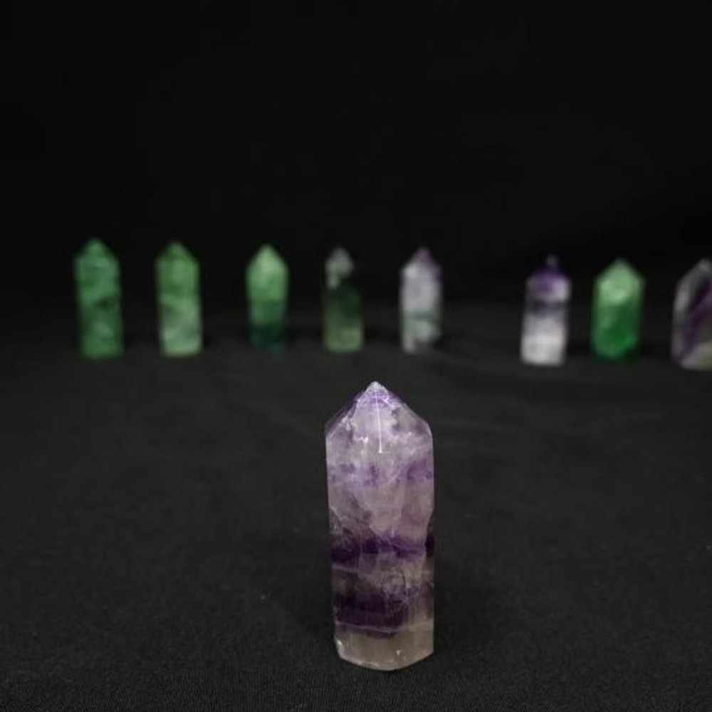 Beautiful faceted Fluorite Points - Picture 9 of 14